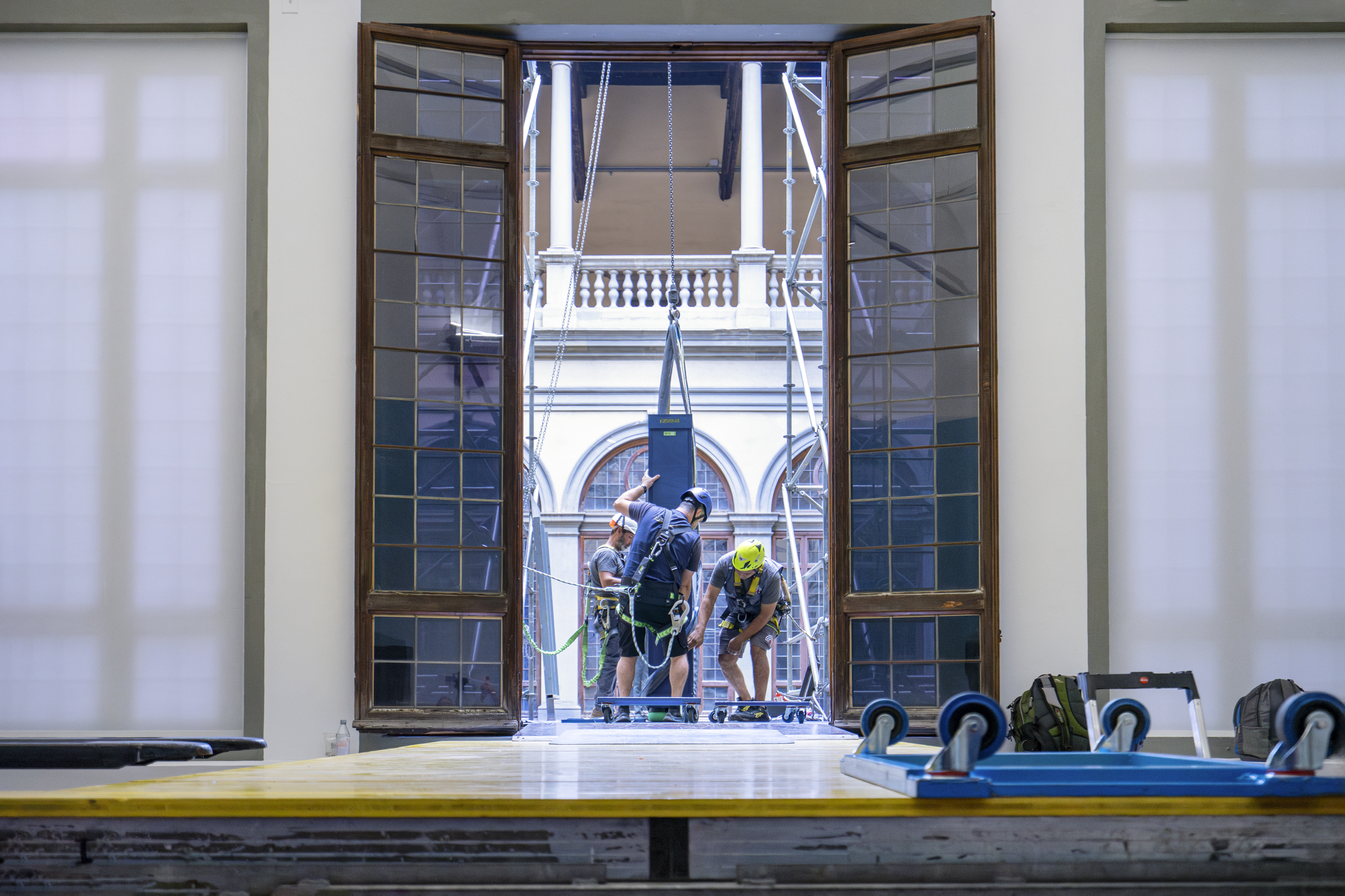 Beato Angelico, allestimento della mostra nella sedi di Palazzo Strozzi, Firenze, 2025. Photo: OKNO Studio. Courtesy Fondazione Palazzo Strozzi